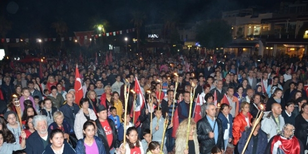 Turgutreis Mahallesi’nde Coşkulu Fener Alayı