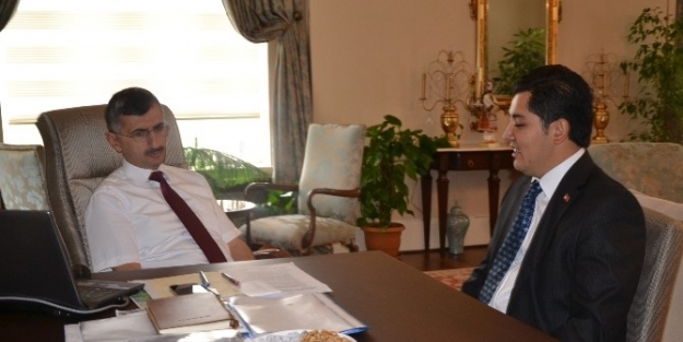 Manisa Kiraz Üreticileri Birliği Vali Bektaş’ı Ziyaret Etti