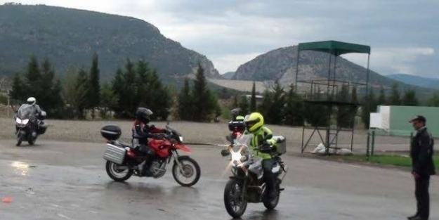 Havran’da Motosiklet Tutkunları Eğitimi
