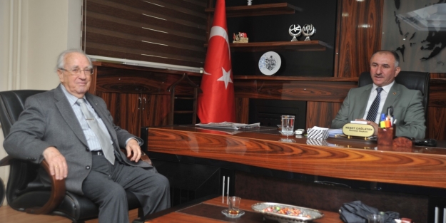 Eski validen Orhangazi Belediye Başkanı'na ziyaret