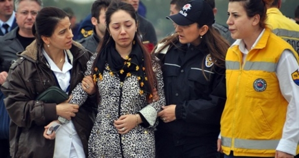 Askeri eşinin aşerdiği meyveyi alırken vurdular...