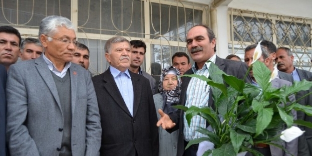 Selendili Muhtarlardan Hayırsever Çifte Teşekkür