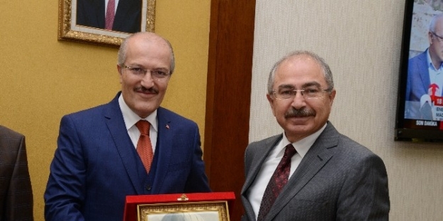 Altıeylül Belediyesinden Vali Yaman’a Ziyaret