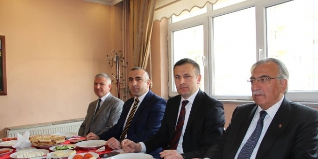 Kaymakam Zengin, Kurum Amirleri İle Kahvaltıda Buluştu