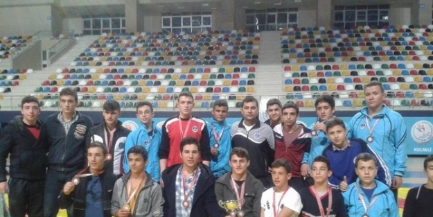 Cumhuriyet İçin Minderde Güreştiler