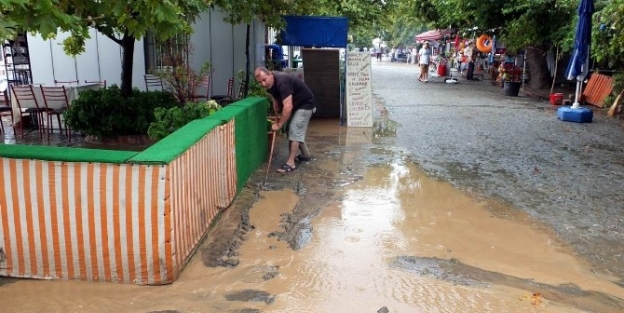 Erdek Ve Gönen’de Aşırı Yağışlar