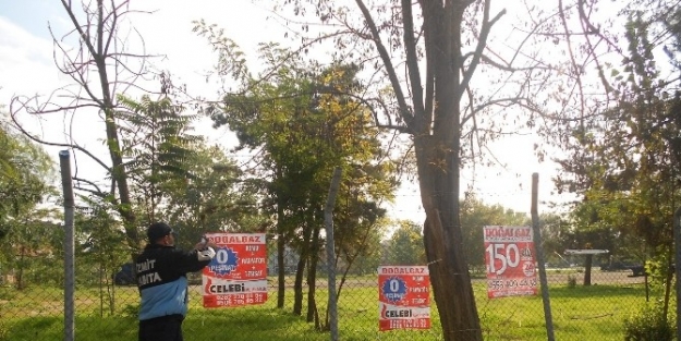 İzmit’te Yasak Afiş Cezasız Kalmıyor