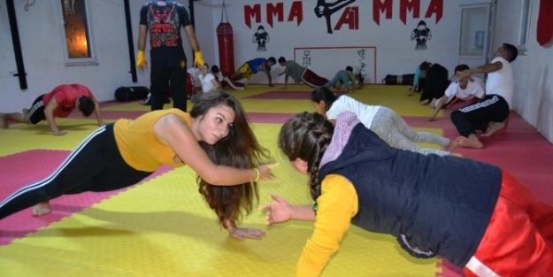 Ayvalıklı Kick Boksçuların Hedefi Türkiye Şampiyonasi