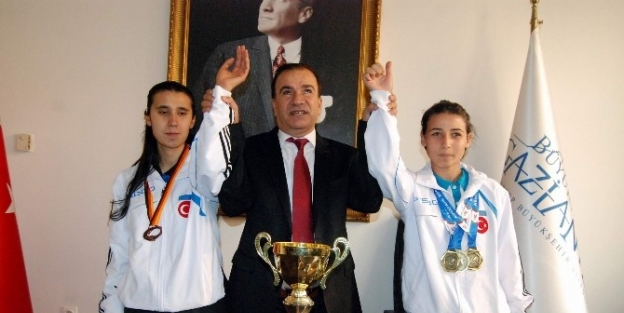 Görme Engelli Sporcuların Atletizm Başarısı