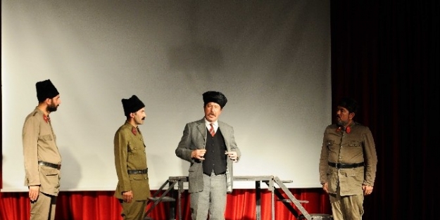 "şu Çilgin Türkler" Çeşme’de Ayakta Alkışlandı