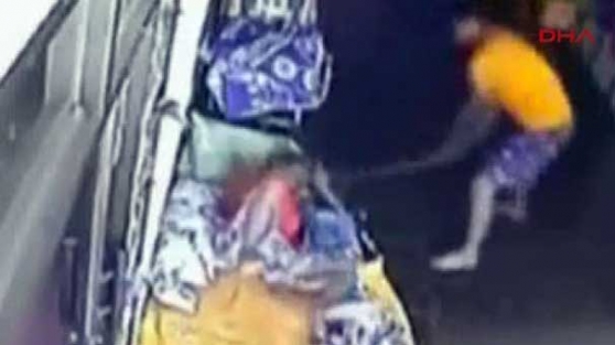 Hırsız ev sahibi katletti!