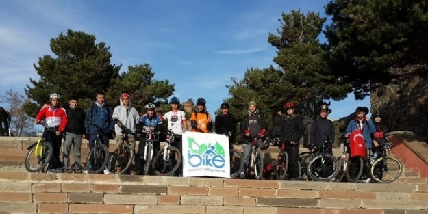 Cumhuriyet İçin Pedal Çevirdi