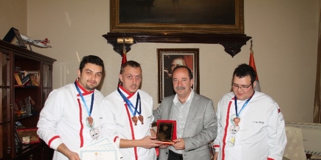 Genç Aşçılar’dan Edirne Belediye Başkanı Gürkan’a Ziyaret