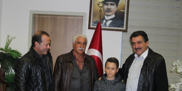 Minik Gurbetçiden Başkan Kaleye Ziyaret