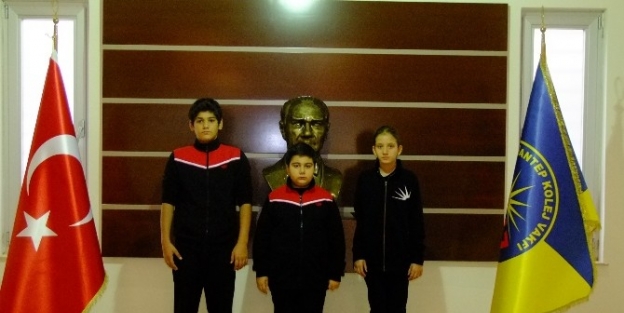 Gkv’lilerin Altın Kulaçları Yine Şampiyon