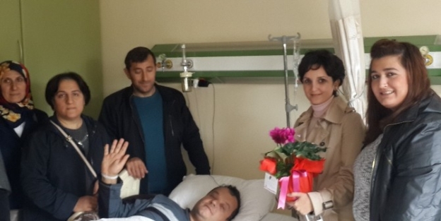 Kartepe Belediyesi Personelinden, Akdoğan’a Geçmiş Olsun Ziyareti