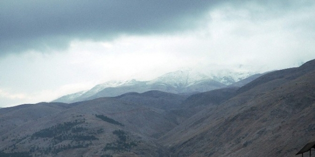 Çelikhan Akdağ’a Yılın İlk Karı Düştü