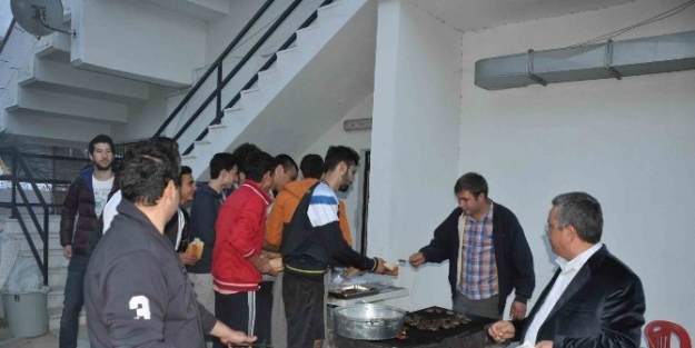 Kuşadası Gençlikspor’da Mangal Keyfi