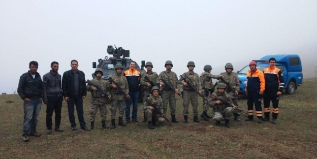 Kayalıklarda Sıkışan Keçiler Afad Ekiplerini Alarma Geçirdi