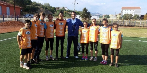 Tema Gediz’de Gönüllü Öğrencilerle Büyüyor