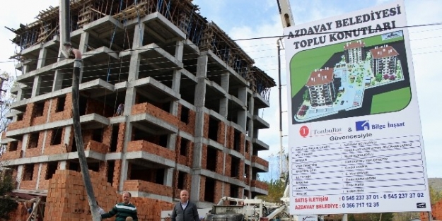 Azdavay’da Toplu Konut Tüm Hızıyla Sürüyor