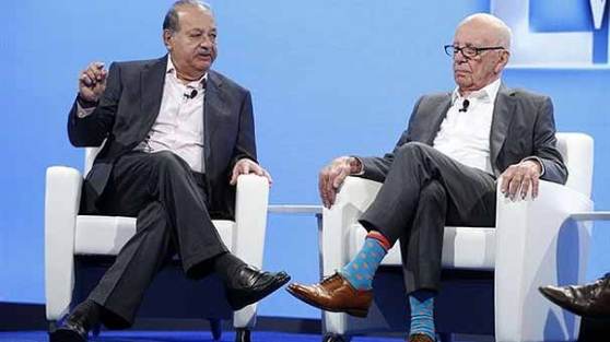 Dünya devi renkli çoraplarıyla dikkat çekti