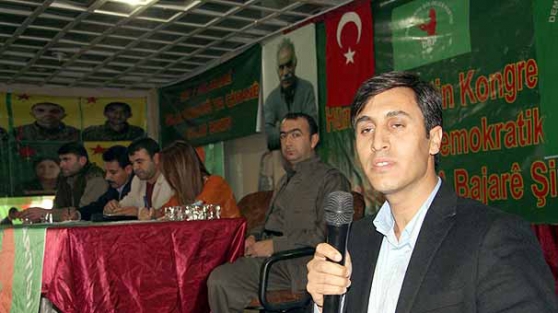 Öcalan ile Türk Bayrağı yan yana