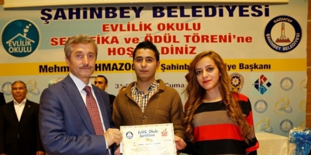 ‘evlilik Okulu’ Sertifika Ve Ödül Töreni Yapıldı