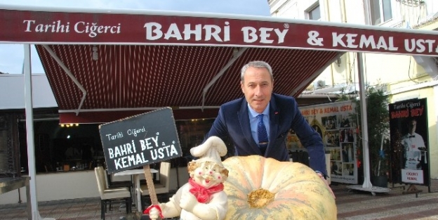 120 Kiloluk Kabağını 5 Kişi Zor Taşıdı