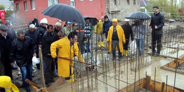 Divriği Çukuröz Köy Konağının Temeli Atıldı