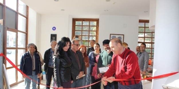 Zeliha Banu Uzbilek’in Resim Sergisi Akm’de Açıldı