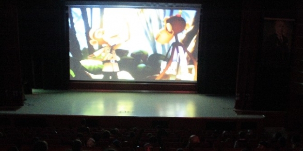 Gebzeli Çocuklar Sinema Keyfi Yaşadı