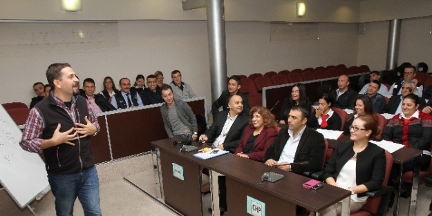 Karşıyaka’da Belediye Personeline İletişim Dersi