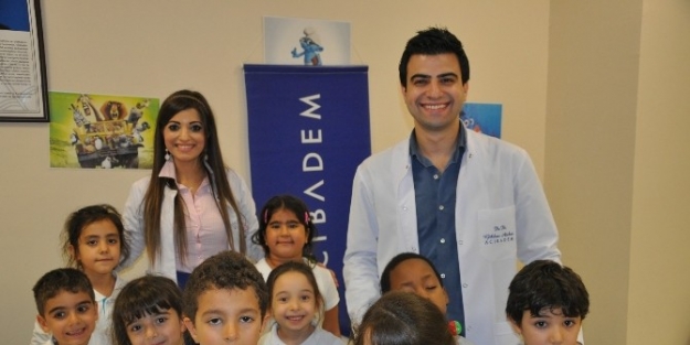 Diş Hekimleri Minik Öğrencilerden Söz Aldı