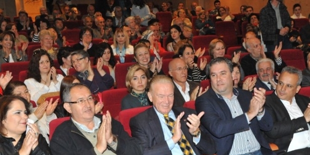 Buca’da Dündar Ve Sertel’e Yoğun İlgi