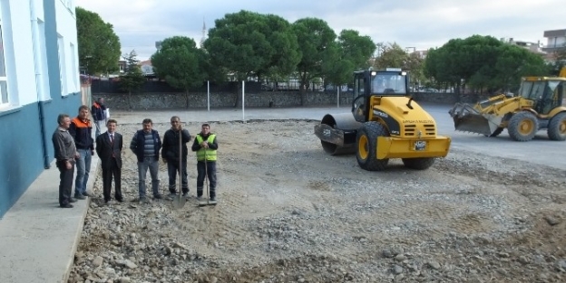 Burhaniye’de Okullara Belediye Desteği