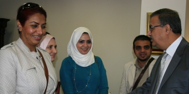 Suudi Gazetecilerden Vali Su’ya Ziyaret