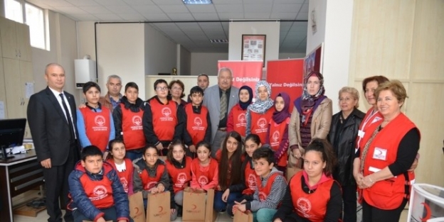 Melikgazi Belediyesi Çocuk Meclisi Kayseri Kızılay Şubesini Ziyaret Etti