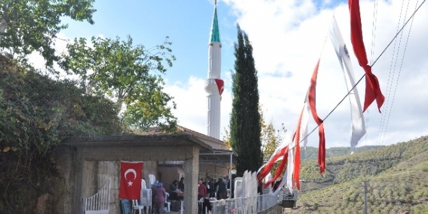 Yukarı Dere Camisi Düzenlenen Tören İle Yeniden İbadete Açıldı