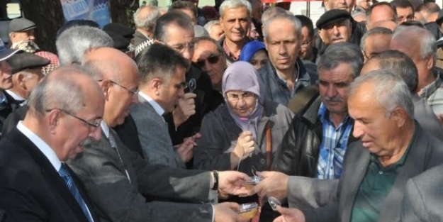 Süleymanpaşa’da 5 Bin Aşure Dağıtıldı