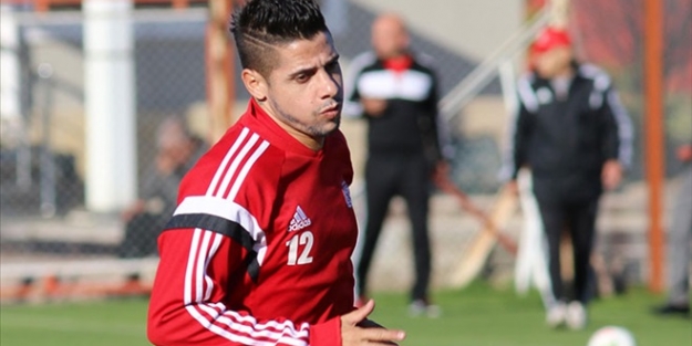 Beşiktaş'ta sağ bek operasyonu!