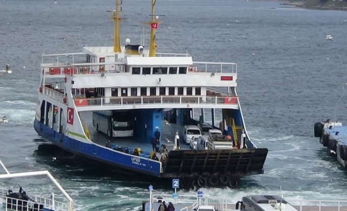 Bozcaada ve Gökçeada’ya tüm feribot seferleri iptal edildi!