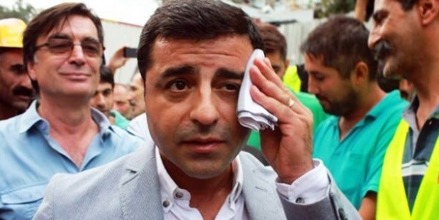 Selahattin Demirtaş'a uçakta Kobani tepkisi