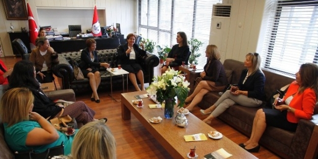 Kadınlara Meslek Kapısı Aralandı