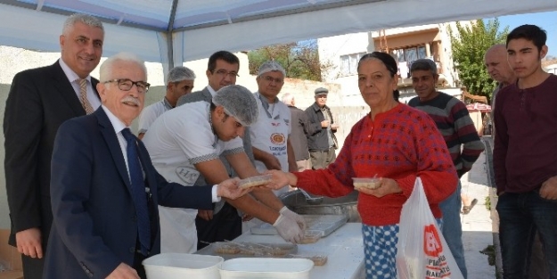 Efeler Belediyesi’nden Aşure Hayrı