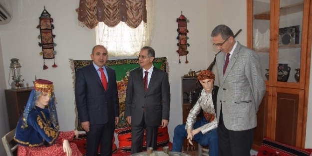 Başkan Kara 7 Aralık Üniversitesi’ni Ziyaret Etti