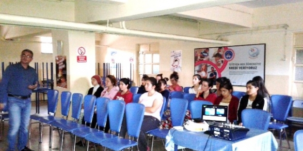 Gediz’de ’teknoloji Ve İnternet Bağımlılığı’ Semineri