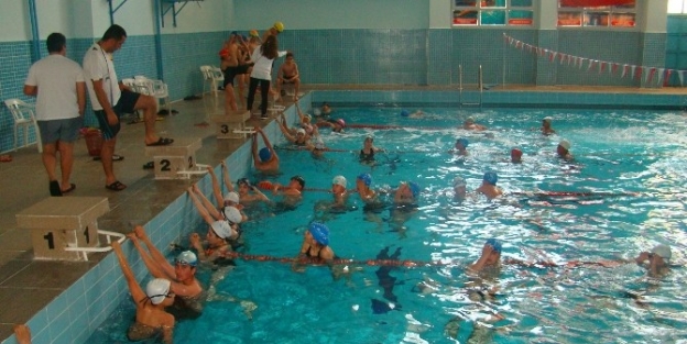 Adıyaman’da, Yaz Kış Yüzmeye Devam