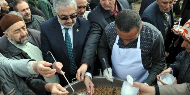 Sivas’ta Bin Kişilik Aşure Dağıtıldı
