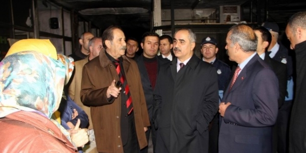 Sivas Belediye Başkanı Aydın, Dükkanı Yanan Esnafı Ziyaret Etti